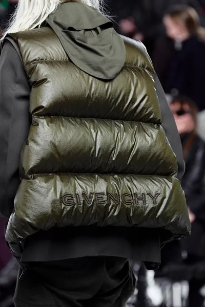 Look 104